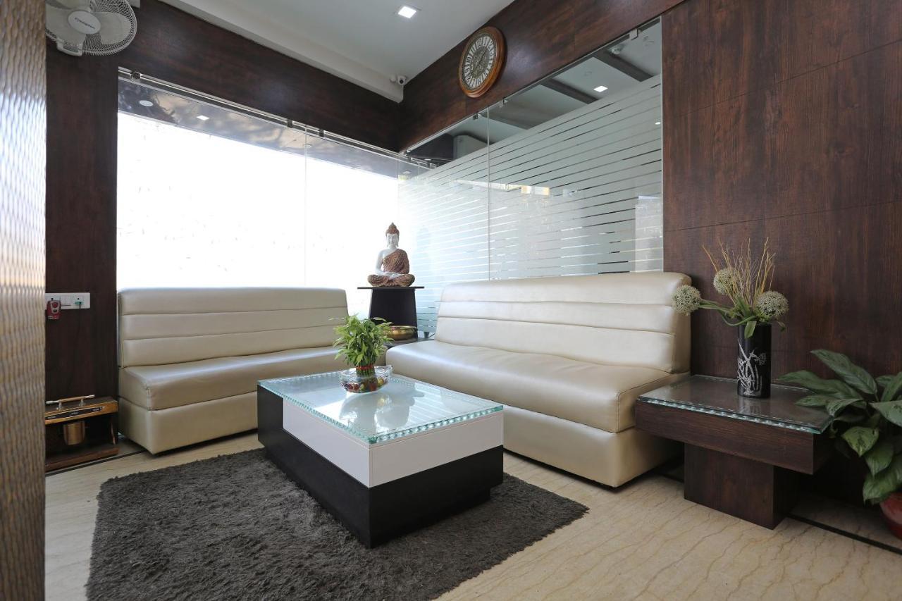Oyo 7790 Hotel Royal Height Kolkata Ngoại thất bức ảnh